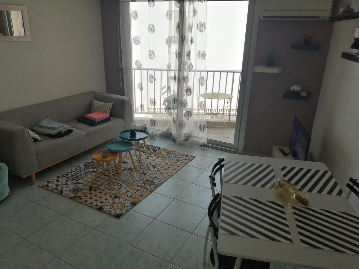 Joli studio bord de mer, clim, balcon, parking privé Menton Exterior foto