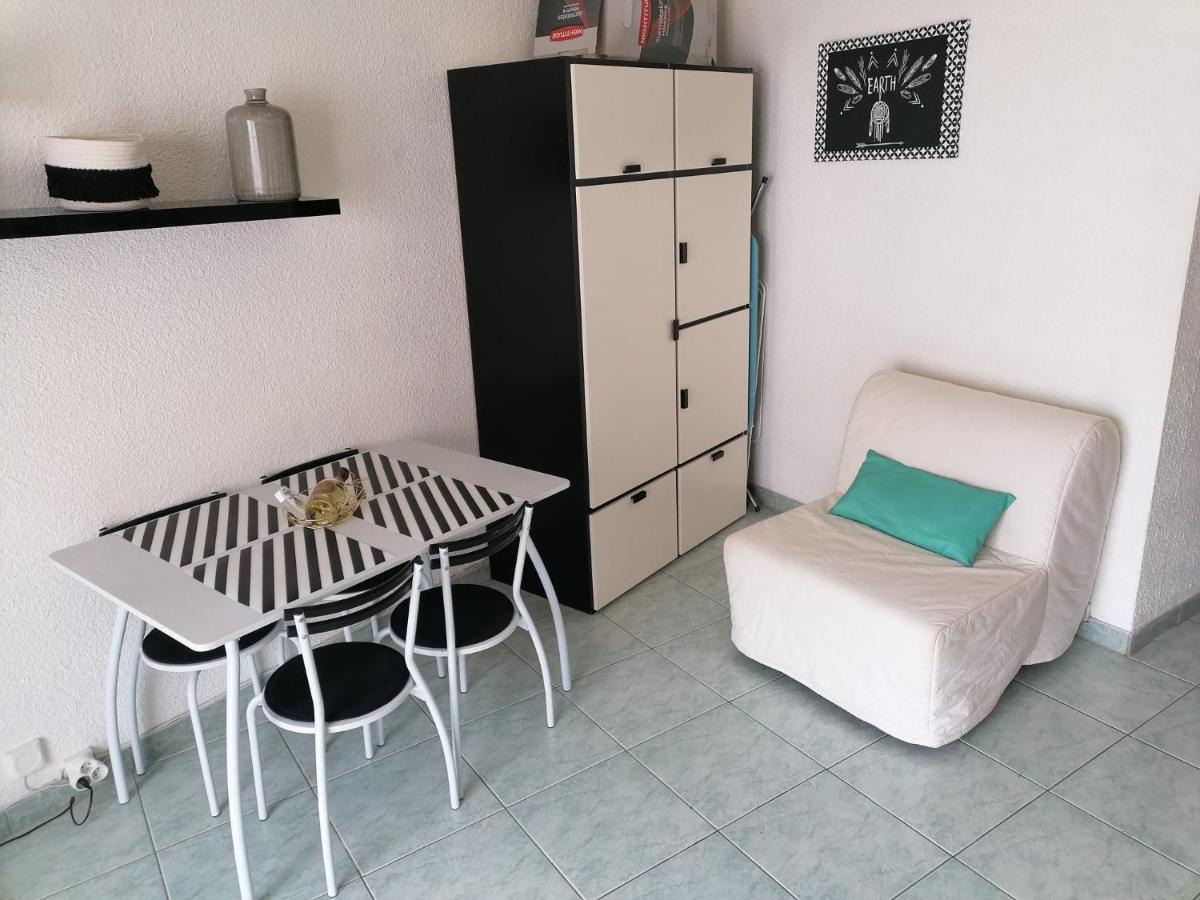 Joli studio bord de mer, clim, balcon, parking privé Menton Exterior foto